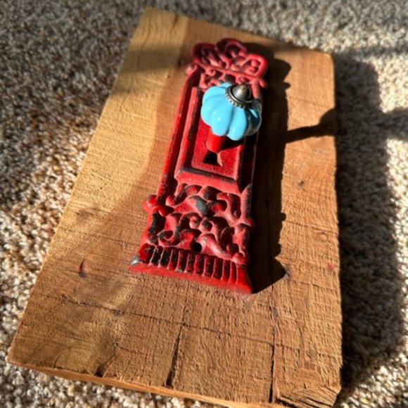 Rustic Farmhouse Vintage Doorknob Wall Decor - Picture 2 of 2